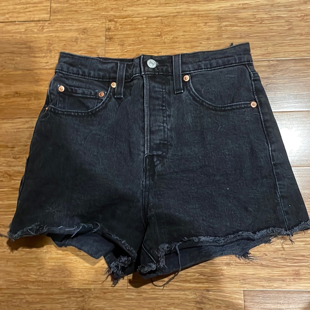 Levi’s rib cage jean shorts